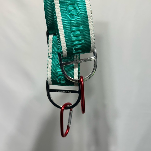 Lululemon Teal purse Strap. - Picture 4 of 10